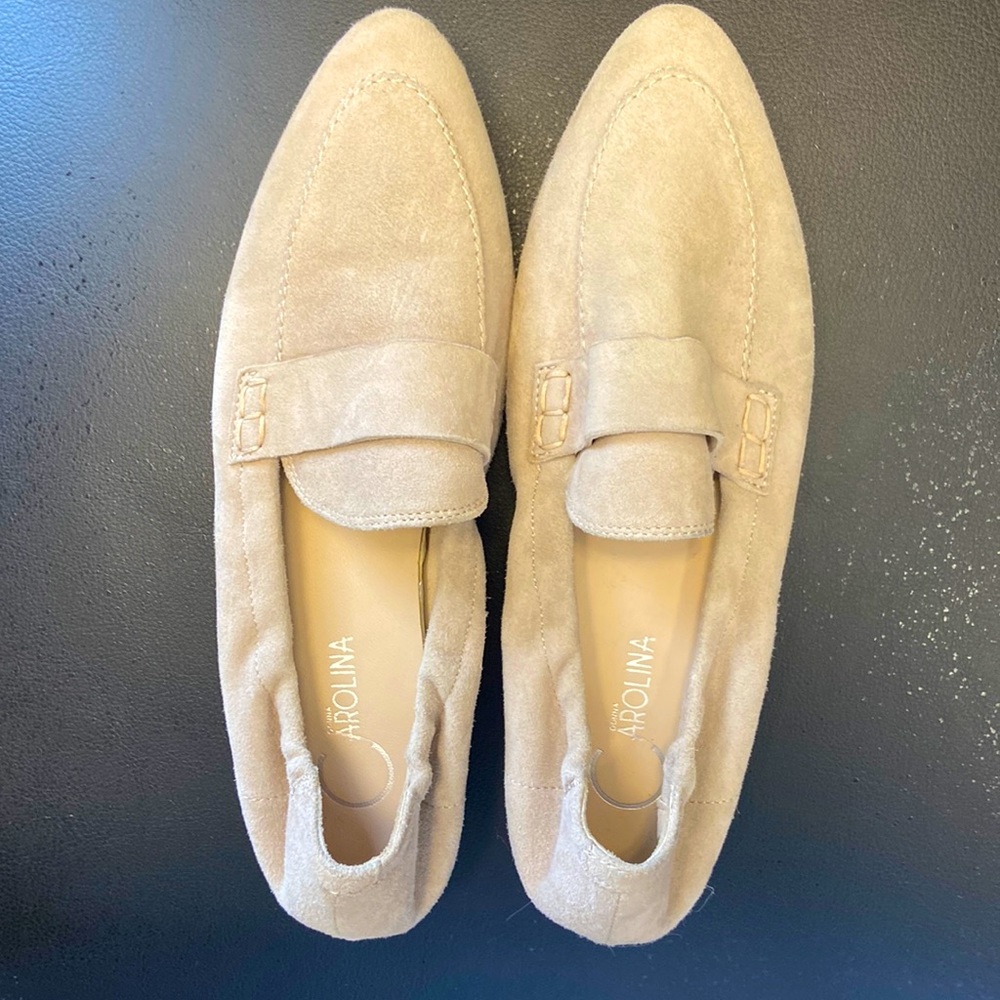 NWOT Donna Carolina suede loafers